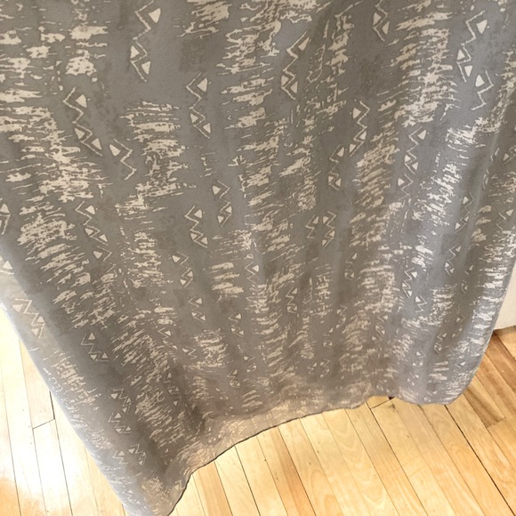 F21 size L maxi dress in grey pattern - Picture 3 of 4